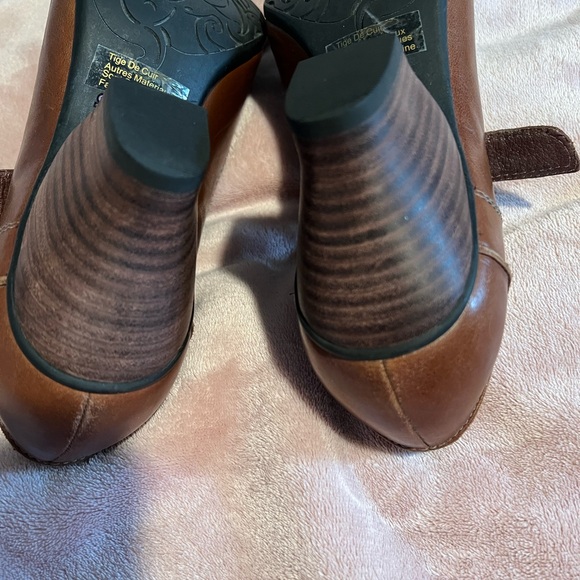 Brown leather heels - Picture 4 of 6